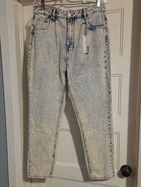 refuge Acid-Wash Mom Jeans - Light Blue & Cream